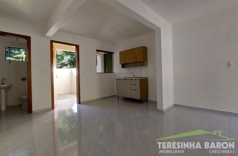 Casa Geminada - Bairro Bateas